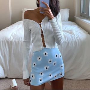 Princess Polly Blue Skirt with White Flowers Size 4